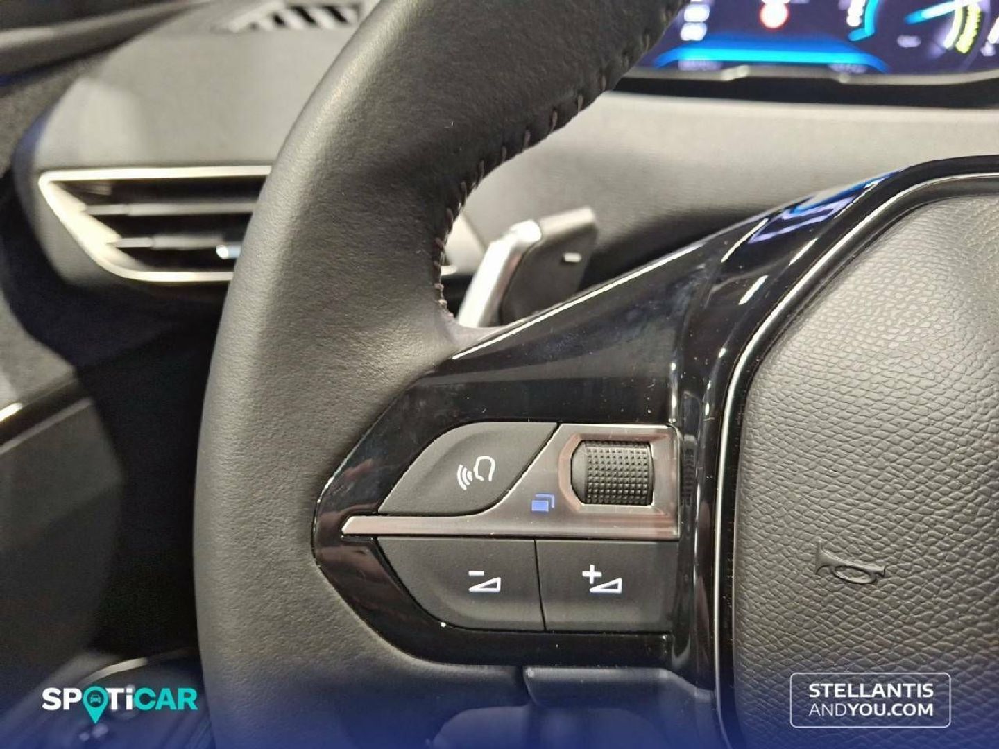 Peugeot 3008 Hybrid 136 Allure Pack eDCS6 100 kW (136 CV)