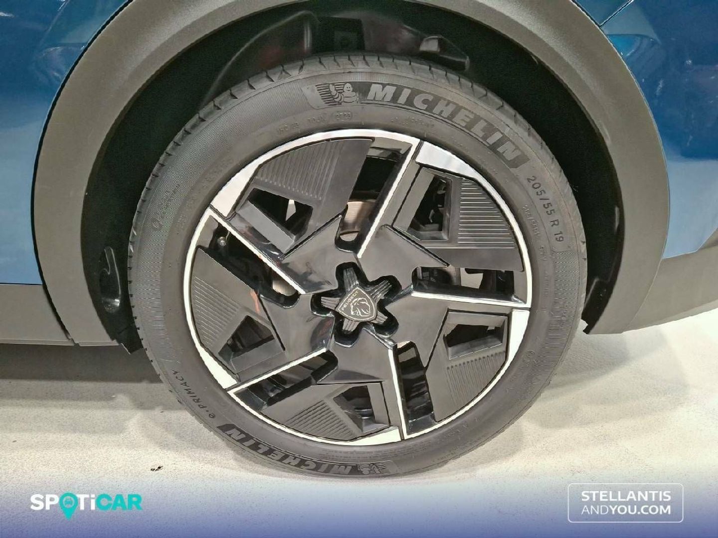 Peugeot 408 PHEV 225 GT e-EAT8 165 kW (224 CV)