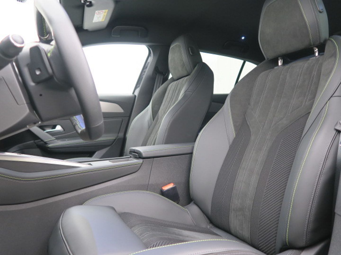 Peugeot 408 PHEV 225 GT e-EAT8 165 kW (224 CV)