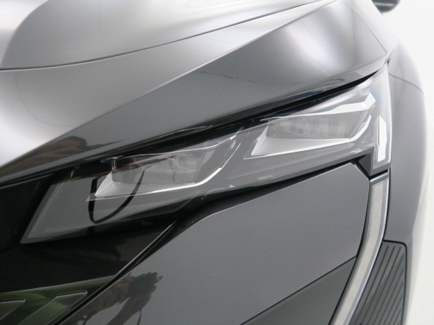 Peugeot 408 PHEV 225 GT e-EAT8 165 kW (224 CV)