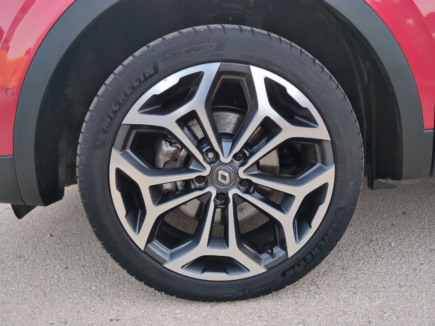 Renault Kadjar Techno TCe GPF 103 kW (140 CV) Rojo Sedan