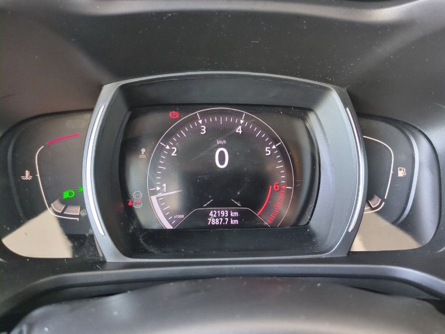 Renault Kadjar Techno TCe GPF 103 kW (140 CV) Rojo Sedan
