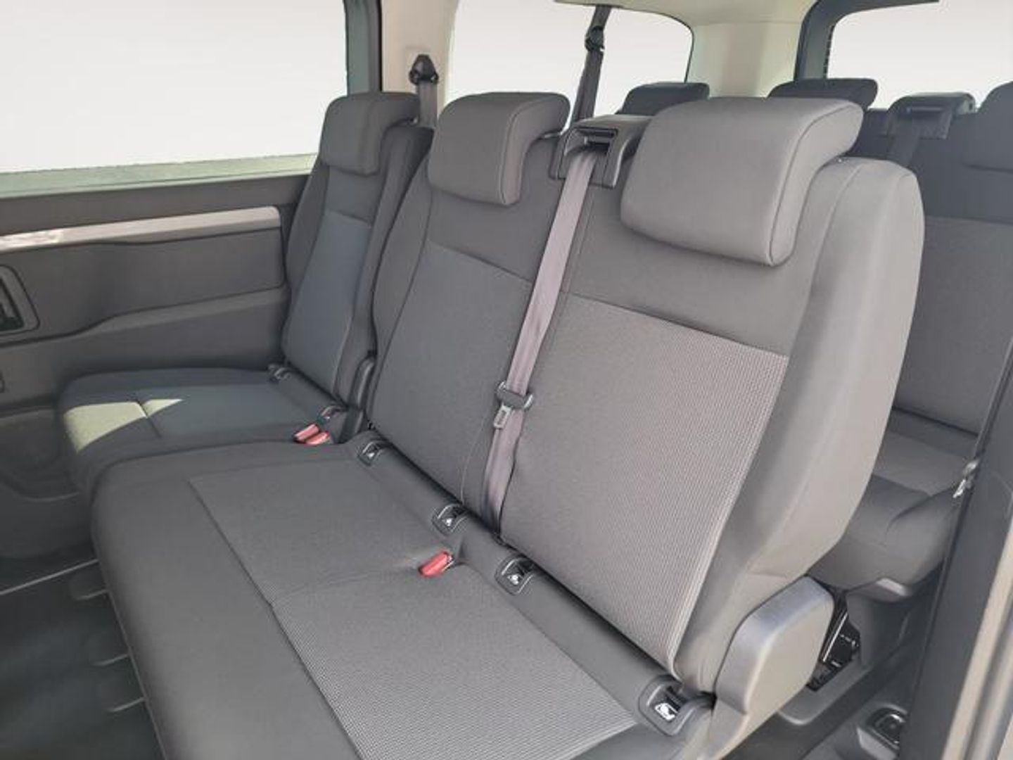 Peugeot Traveller BlueHDi Business Long EAT8 132 kW (180 CV)
