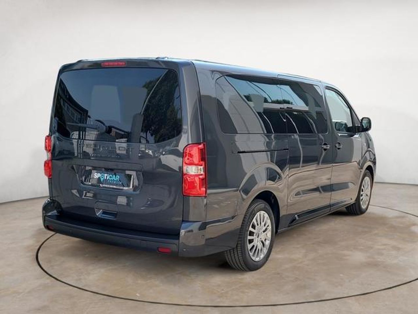 Peugeot Traveller BlueHDi Business Long EAT8 132 kW (180 CV)