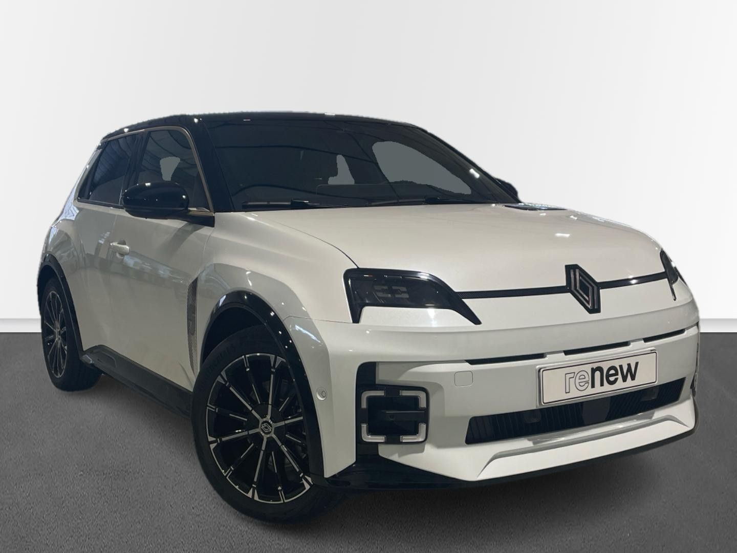 Renault 5 E-Tech Iconic Cinq Autonomía Confort 110 kW (150 CV) Blanco Sedan
