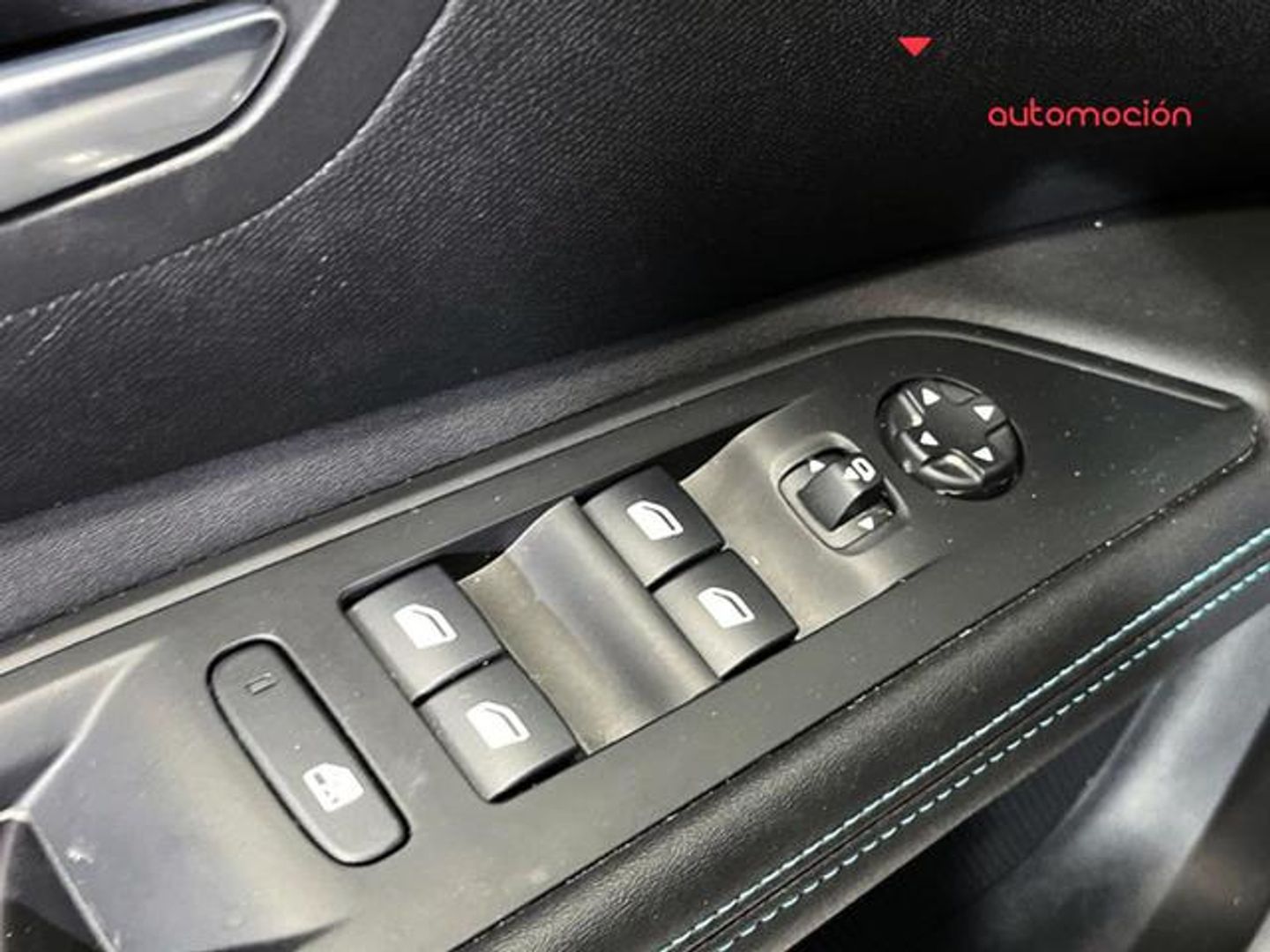Peugeot 3008 Hybrid 136 Allure Pack eDCS6 100 kW (136 CV)
