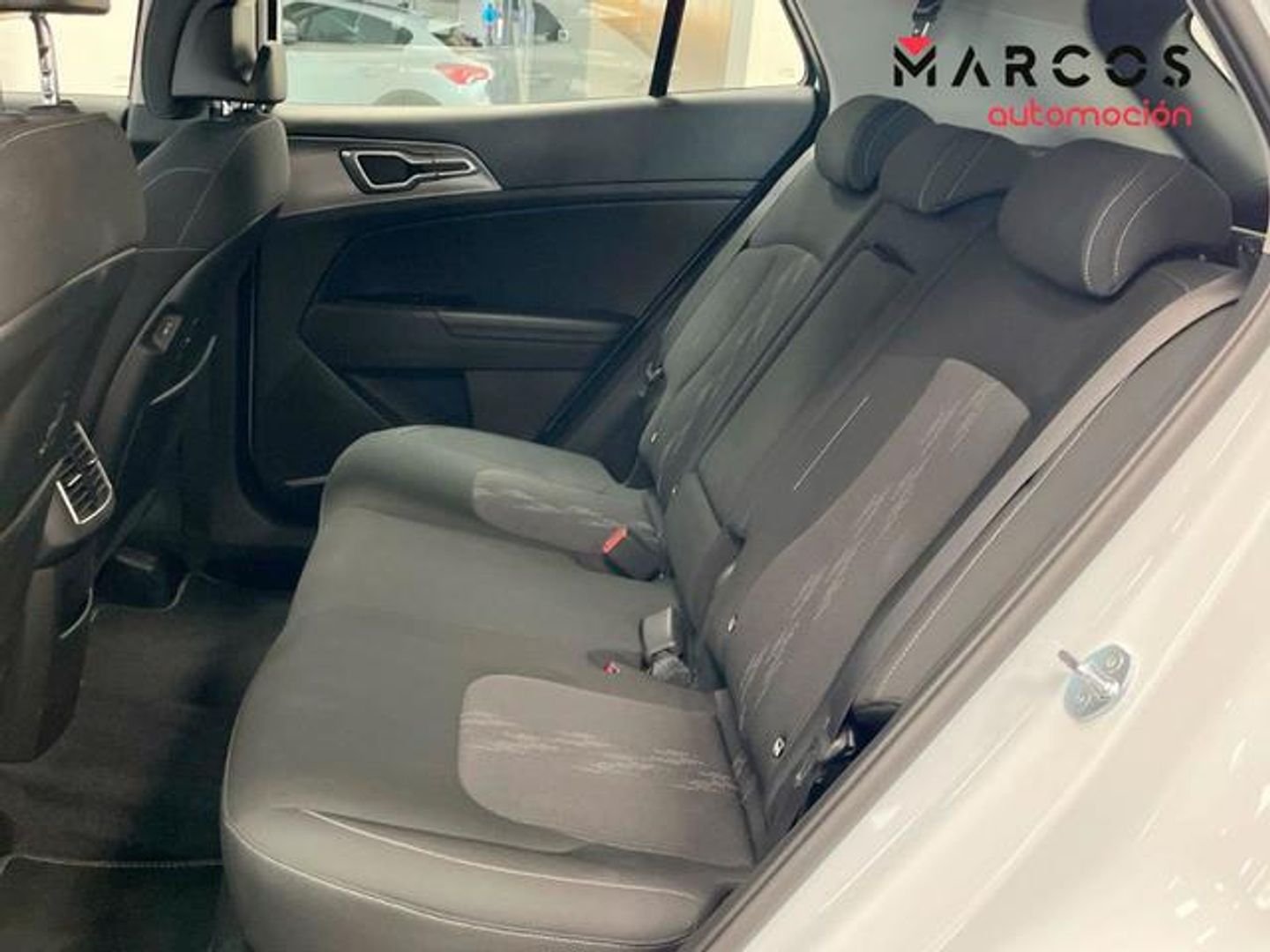 Kia Sportage 1.6 CRDi MHEV Drive 4x2 100 kW (136 CV)