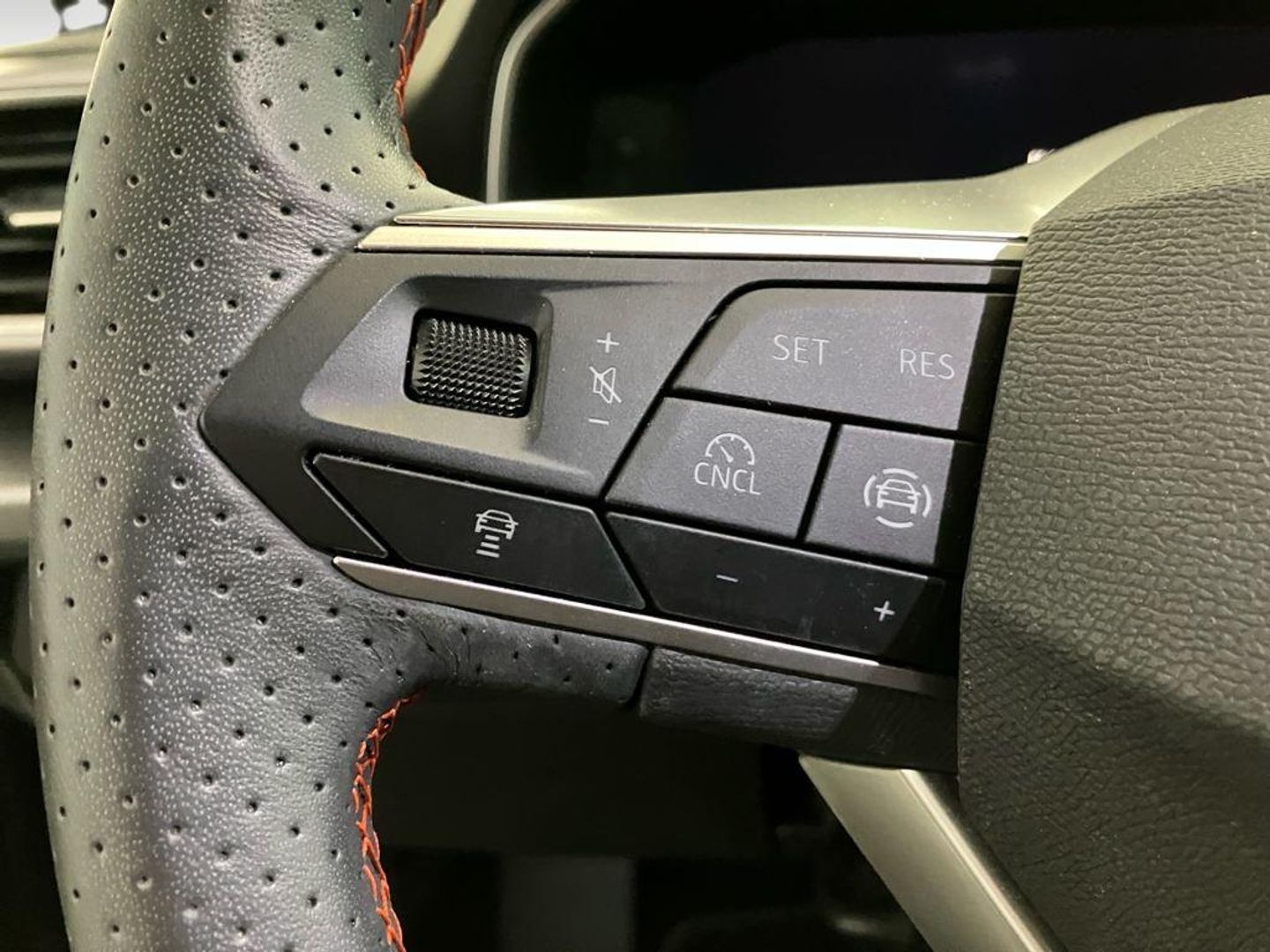 SEAT León 1.5 eTSI S&S FR Special Edition DSG 110 kW (150 CV)