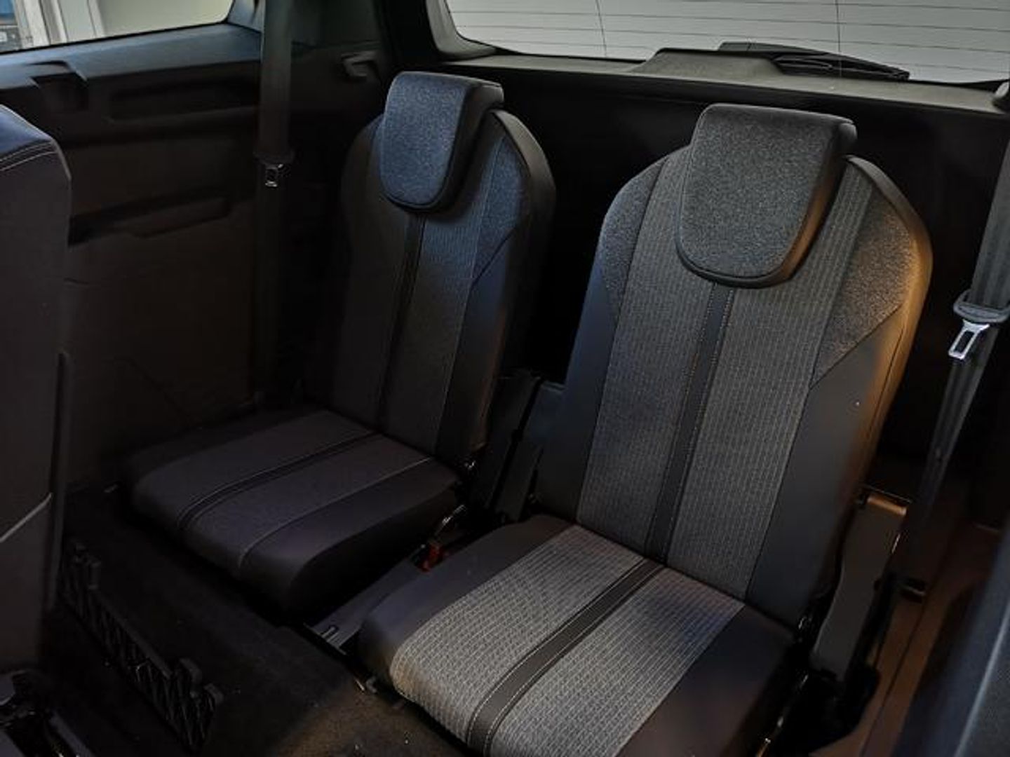 Peugeot 5008 Hybrid 1.2 Allure Pack eDCS6 100 kW (136 CV)