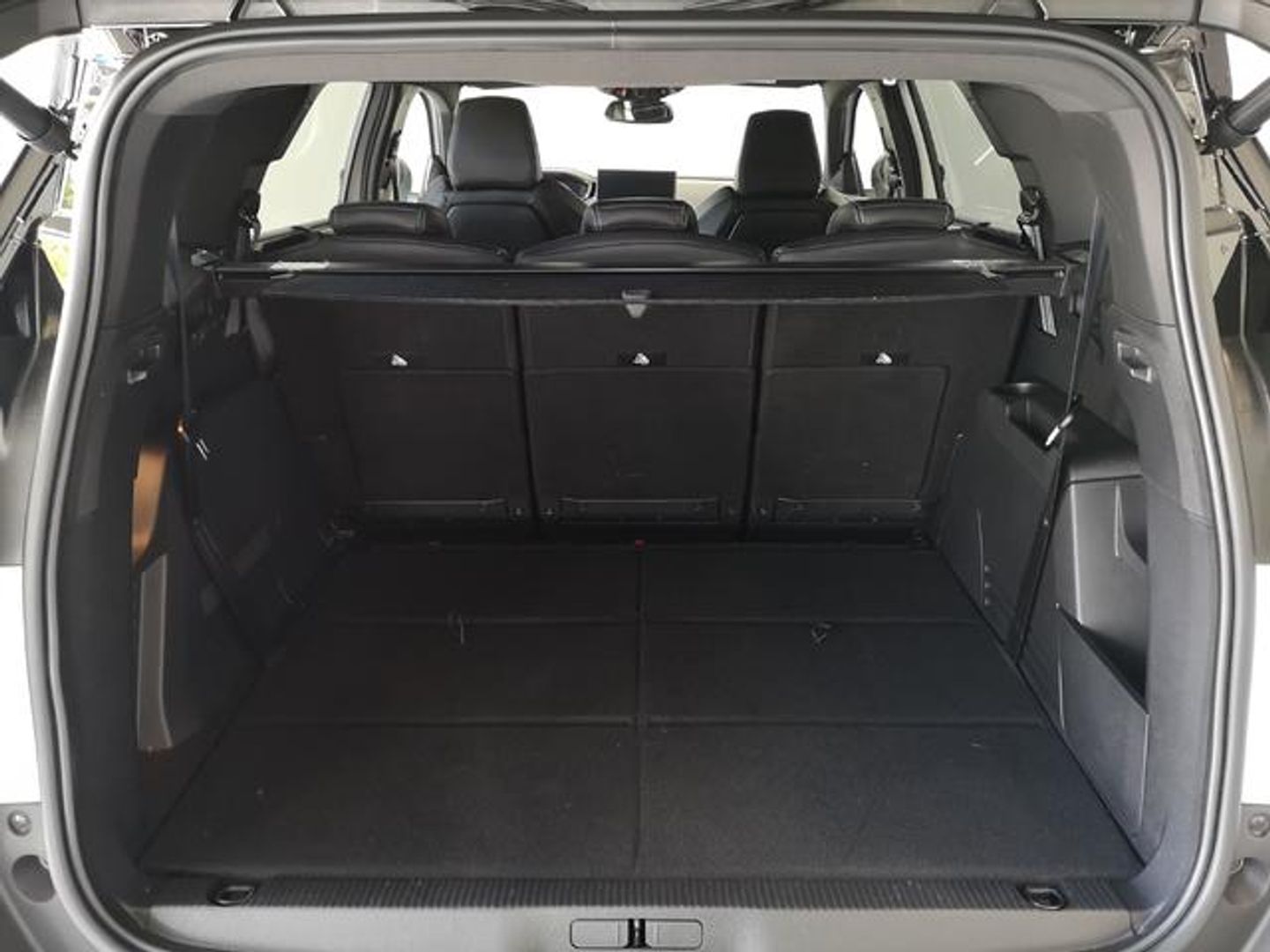 Peugeot 5008 Hybrid 1.2 Allure Pack eDCS6 100 kW (136 CV)