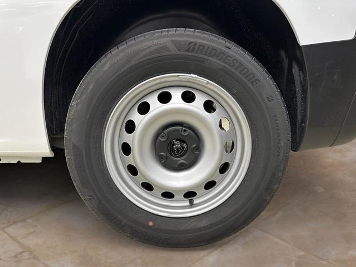 Peugeot e-Partner Standard 800kg 100 kW (136 CV)
