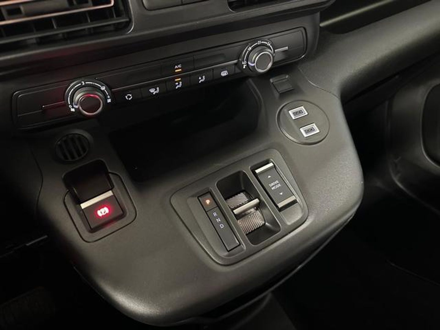 Peugeot e-Partner Standard 800kg 100 kW (136 CV)