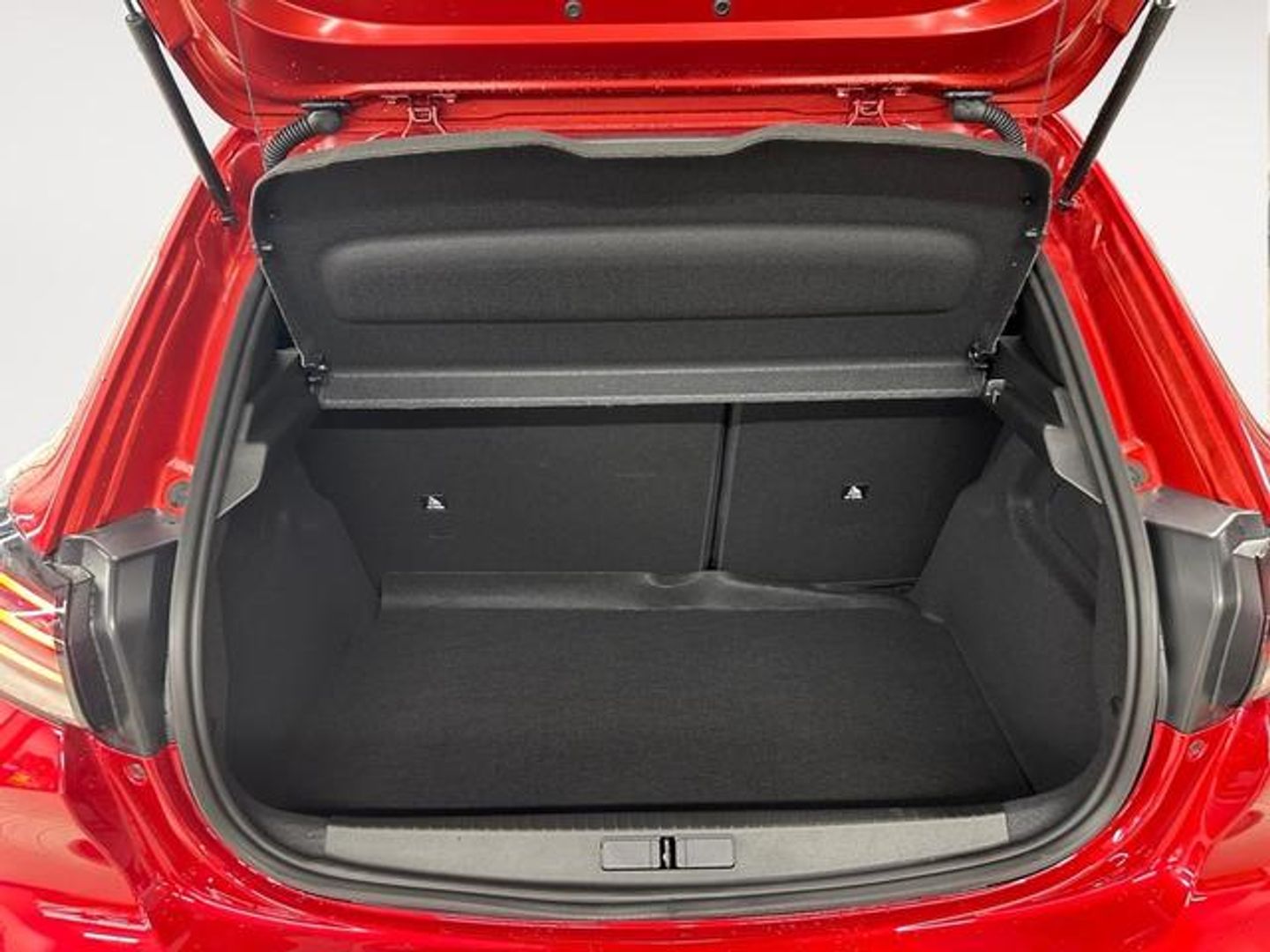 Peugeot 208 Allure Hybrid eDCS6 81 kW (110 CV)