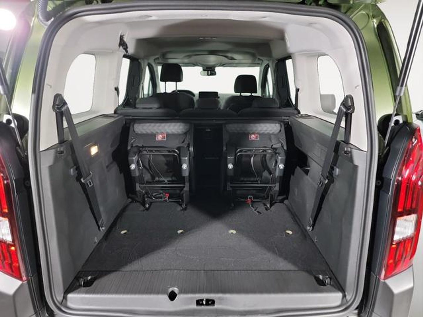 Peugeot Rifter BlueHDi 130 S&S Allure Long EAT8 96 kW (130 CV)