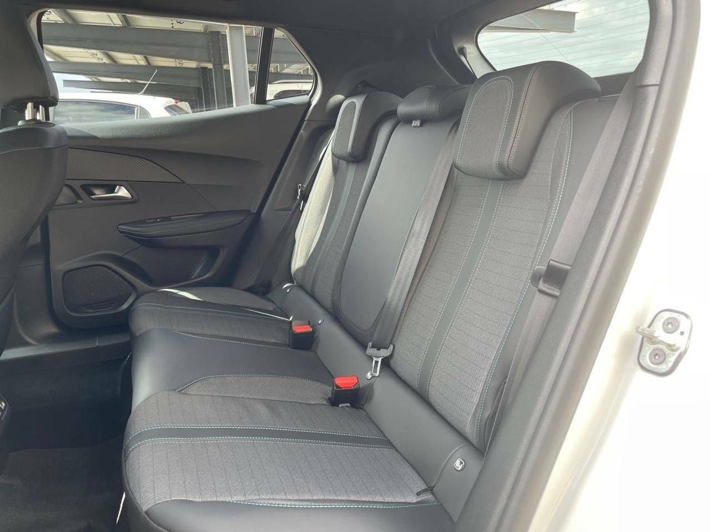 Peugeot 2008 PureTech 100 S&S Allure Pack 75 kW (100 CV)