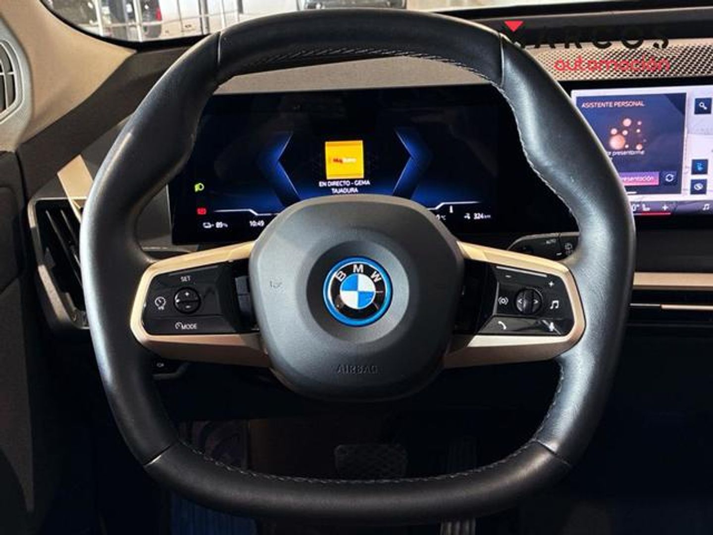 BMW iX xDrive40 240 kW (326 CV)