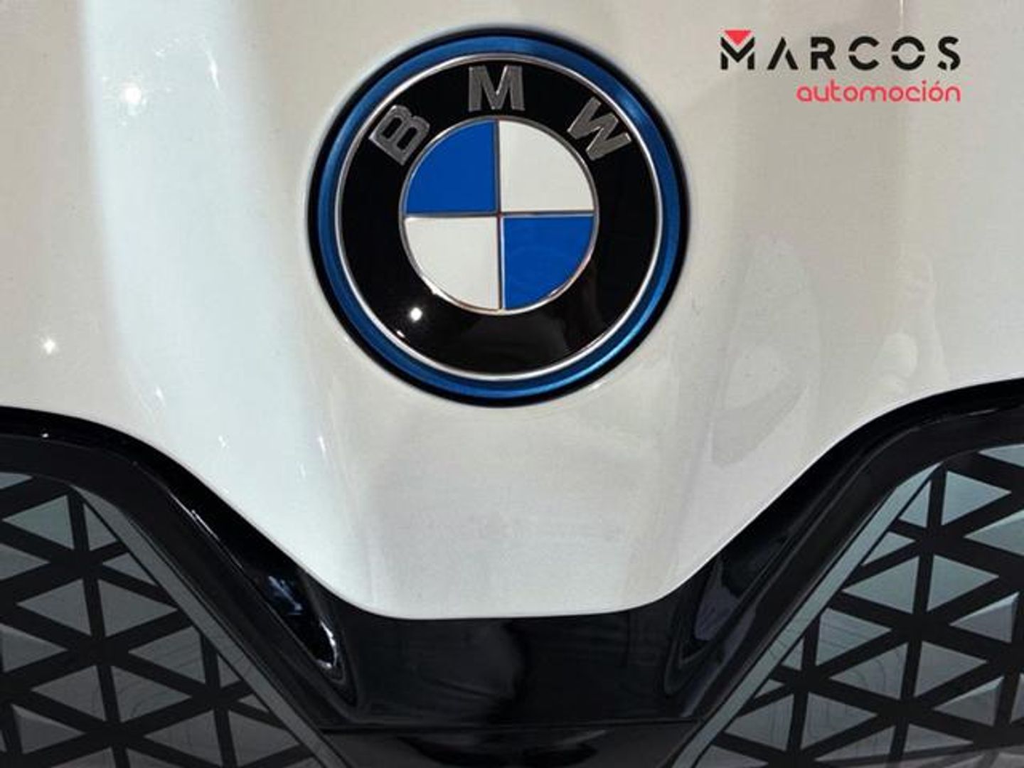 BMW iX xDrive40 240 kW (326 CV)