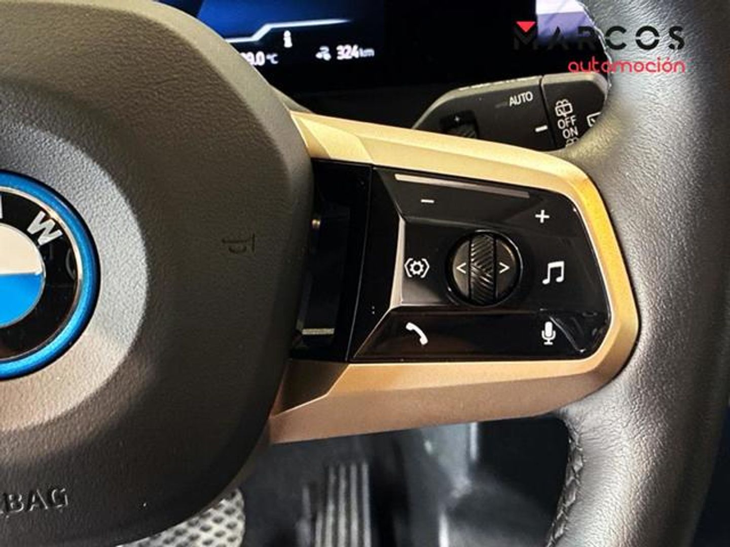 BMW iX xDrive40 240 kW (326 CV)