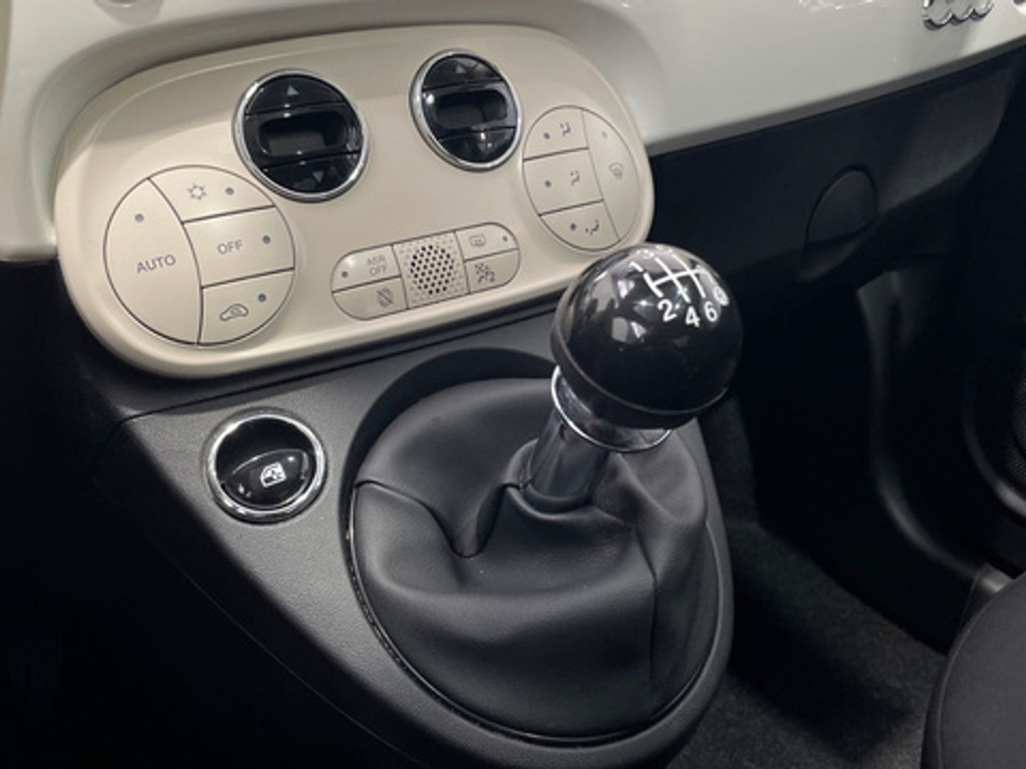 Fiat 500 1.0 Hybrid Dolcevita 51 kW (70 CV)