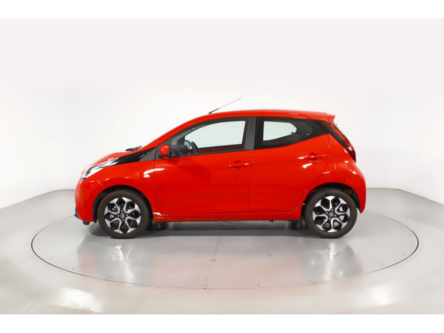 Toyota Aygo 1.0 70 x-play X-Shift 53 kW (72 CV)