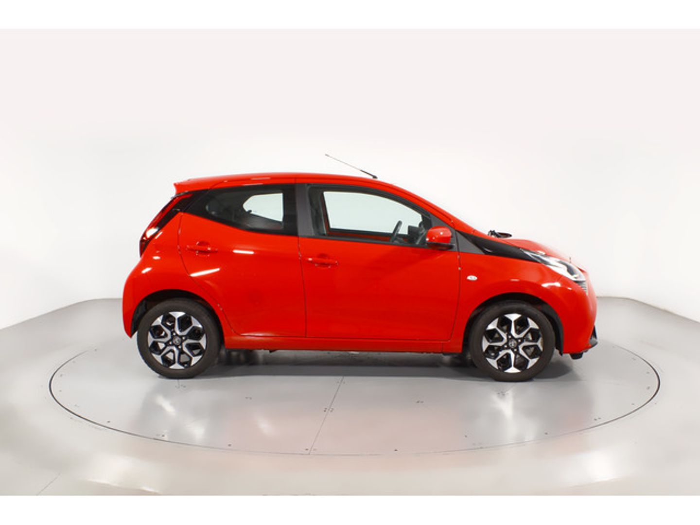Toyota Aygo 1.0 70 x-play X-Shift 53 kW (72 CV)