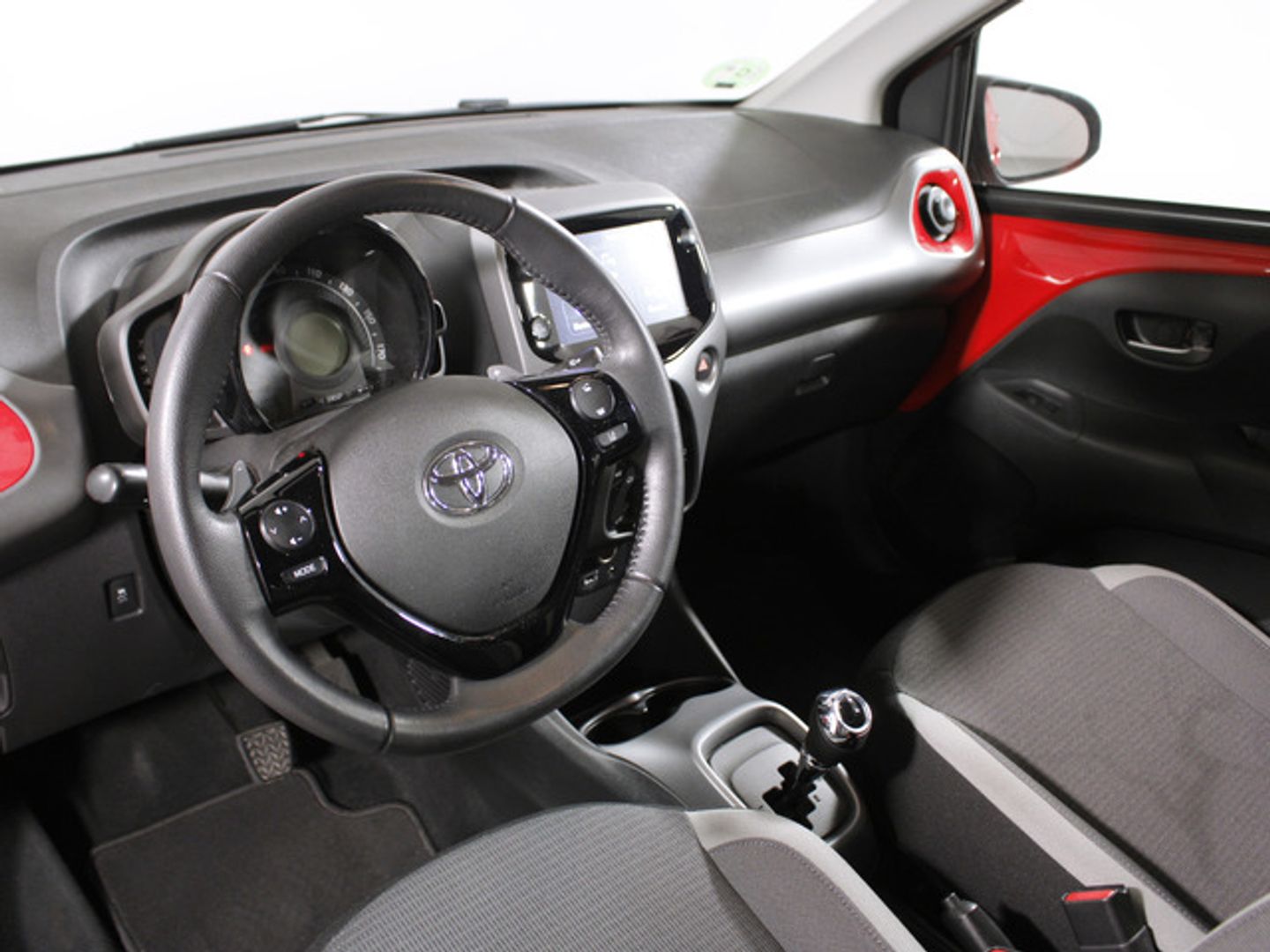Toyota Aygo 1.0 70 x-play X-Shift 53 kW (72 CV)