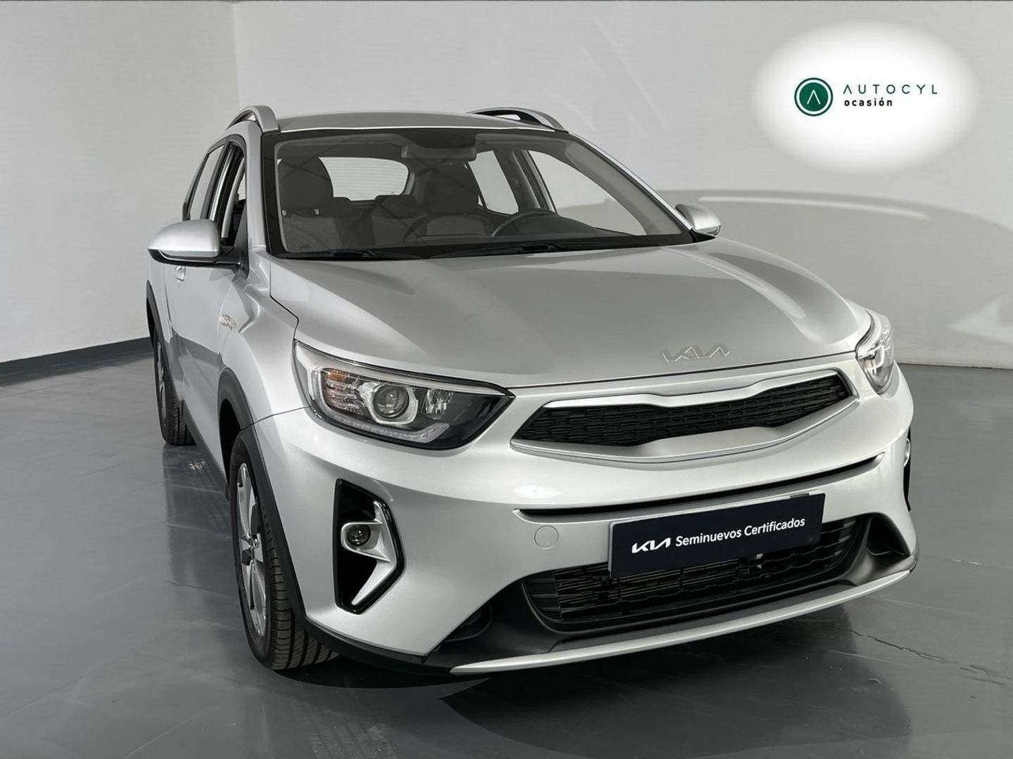 Kia Stonic 1.0 T-GDi MHEV MT Concept 74 kW (100 CV) Gris Plata SUV
