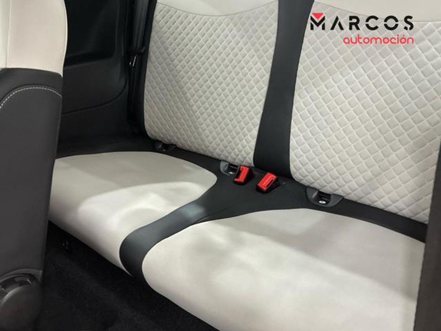 Fiat 500 1.0 Hybrid Dolcevita 51 kW (70 CV)
