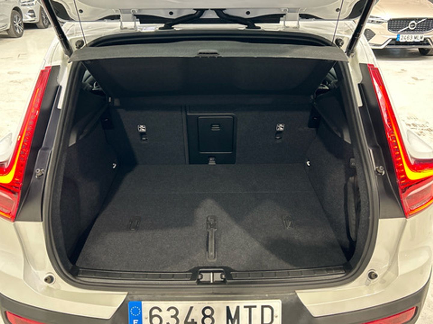 Volvo XC40 B3 G Plus Dark Auto 120 kW (163 CV)