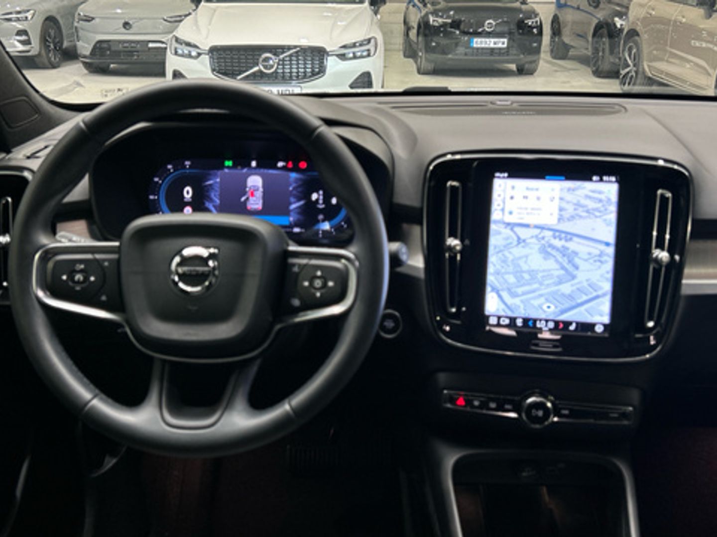 Volvo XC40 B3 G Plus Dark Auto 120 kW (163 CV)
