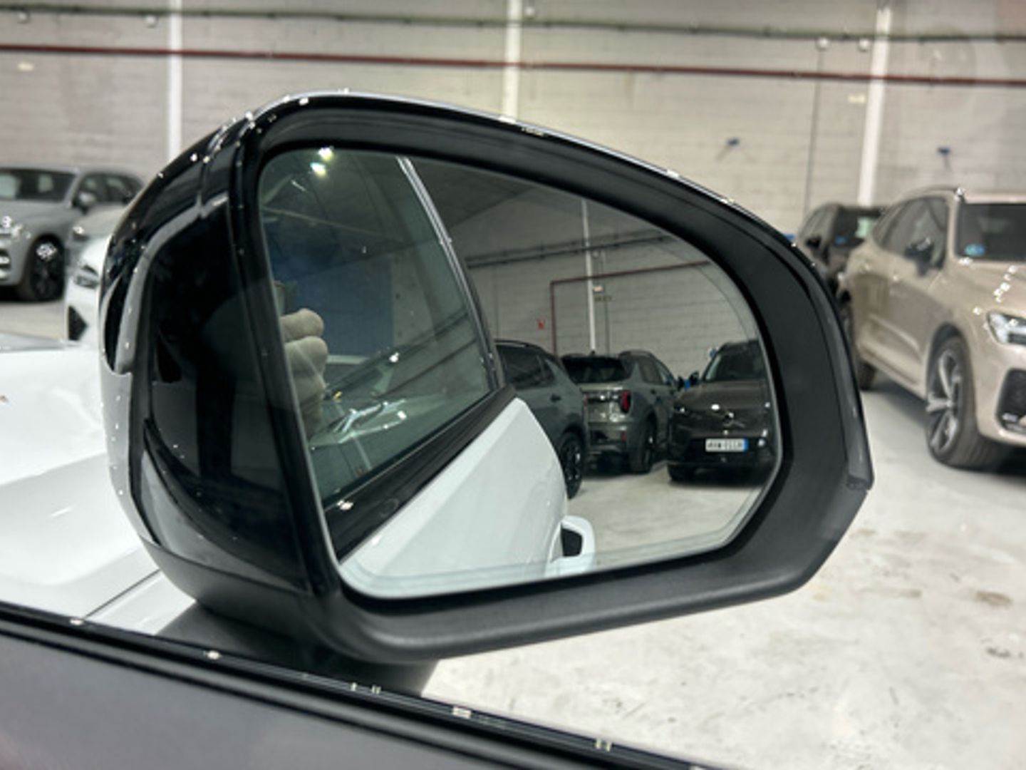 Volvo XC40 B3 G Plus Dark Auto 120 kW (163 CV)