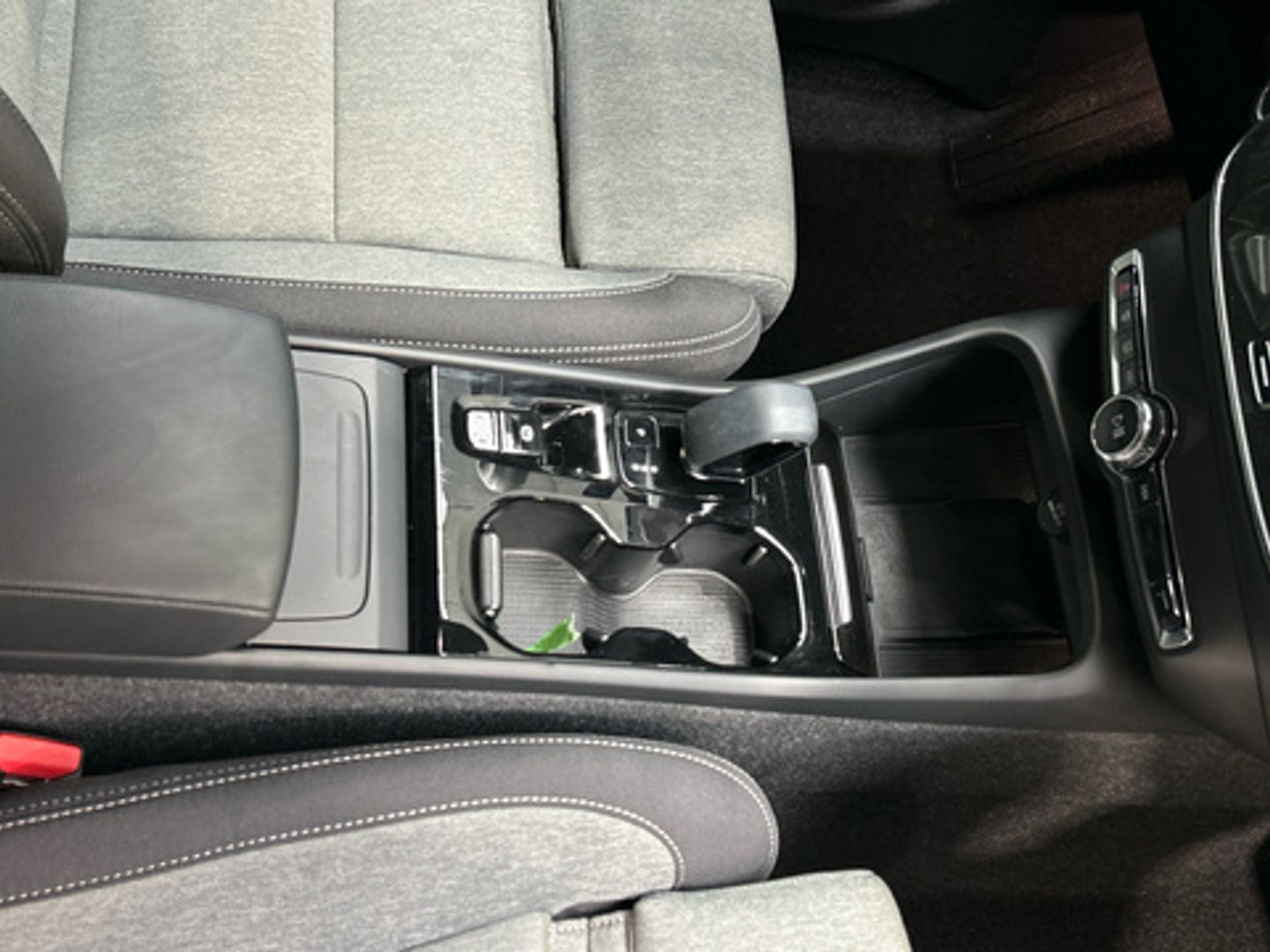 Volvo XC40 B3 G Plus Dark Auto 120 kW (163 CV)