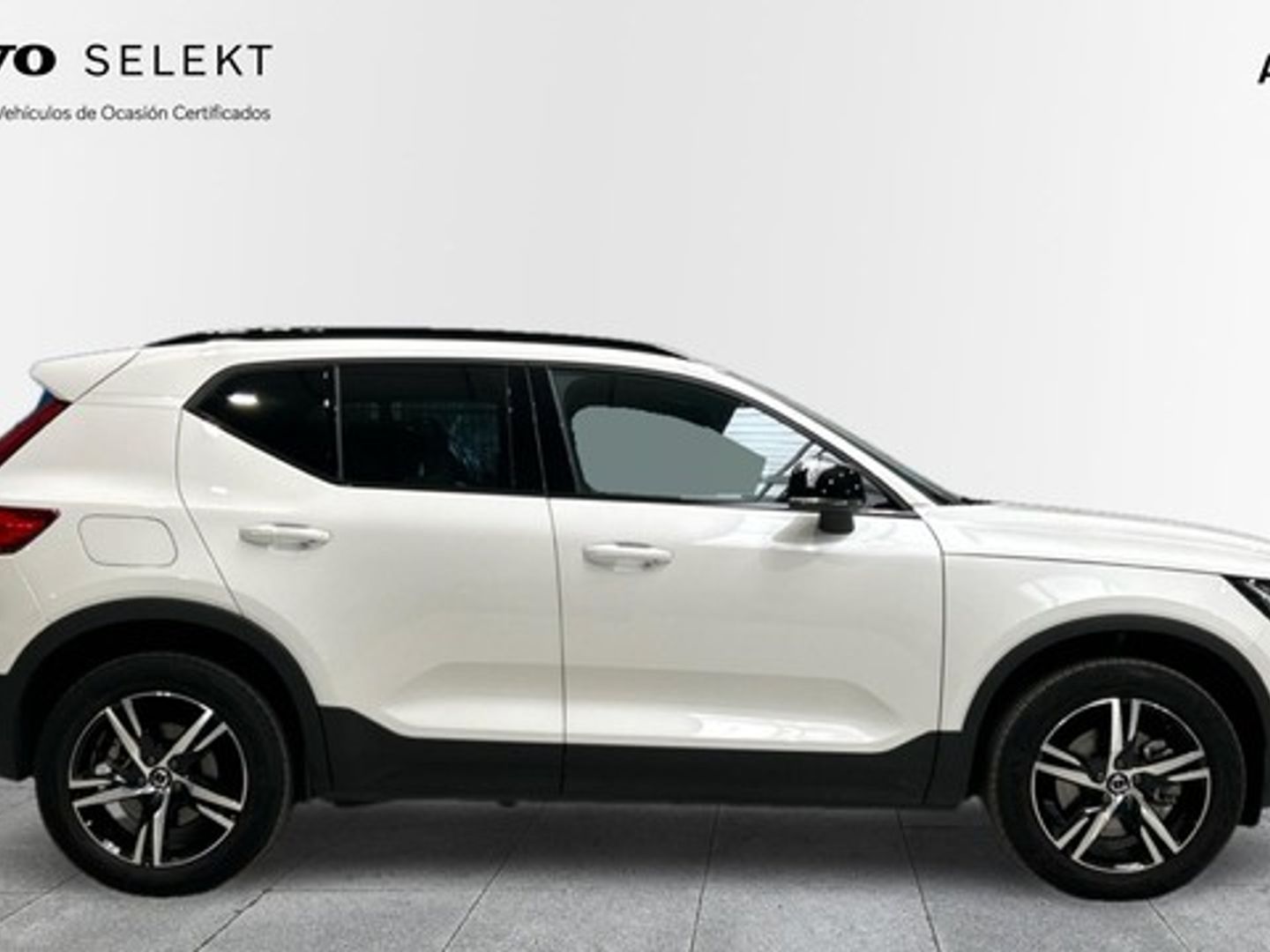 Volvo XC40 B3 G Plus Dark Auto 120 kW (163 CV)