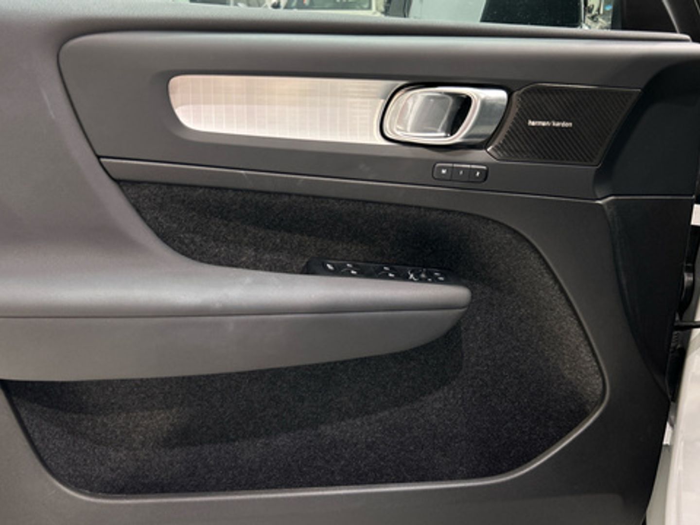 Volvo XC40 B3 G Plus Dark Auto 120 kW (163 CV)