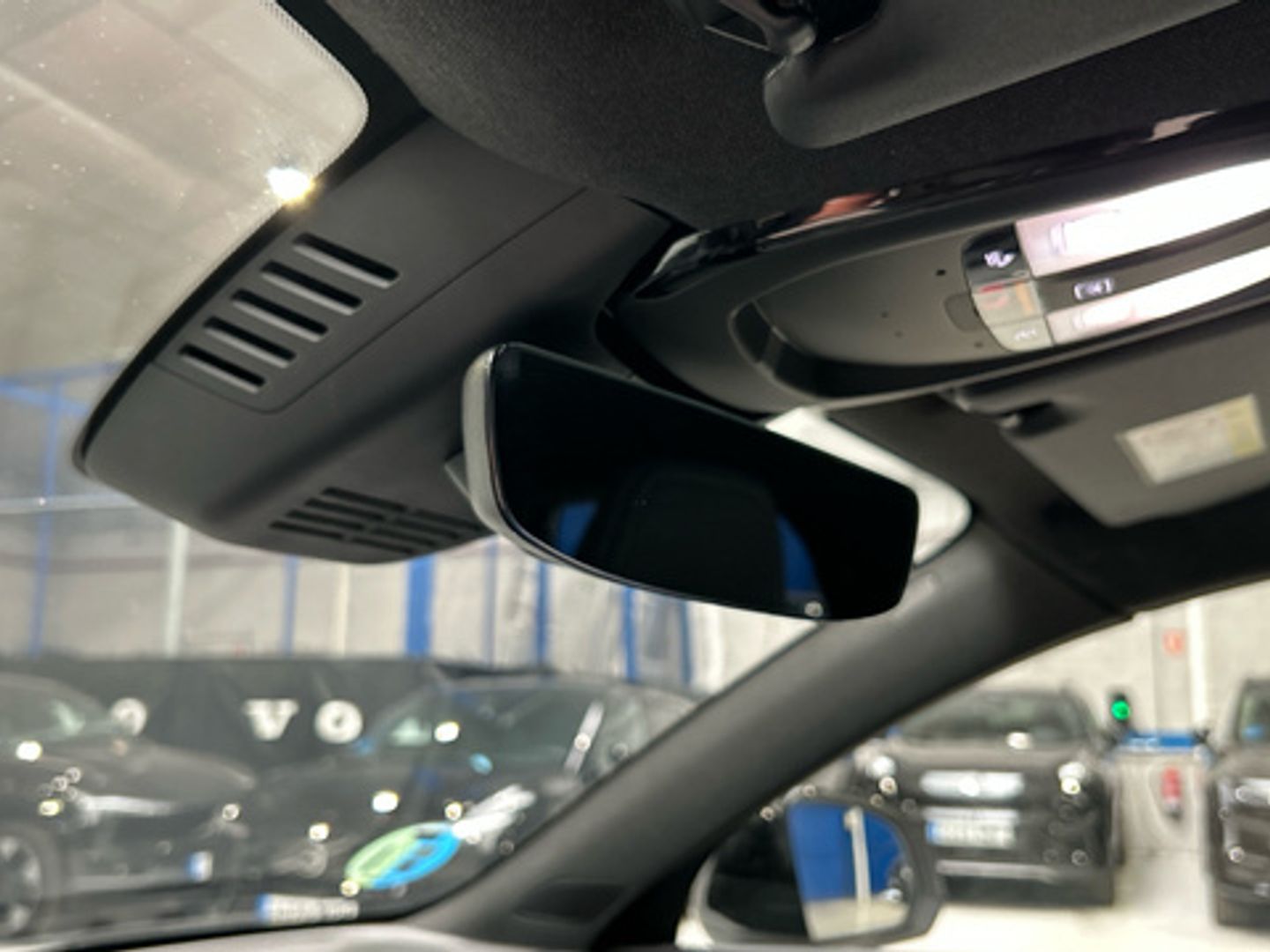 Volvo XC40 B3 G Plus Dark Auto 120 kW (163 CV)