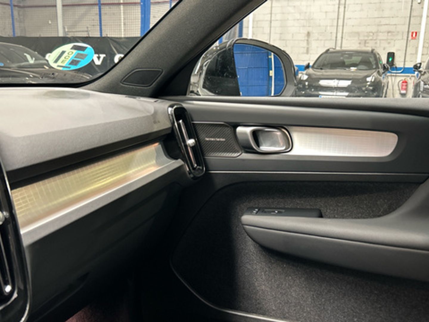 Volvo XC40 B3 G Plus Dark Auto 120 kW (163 CV)