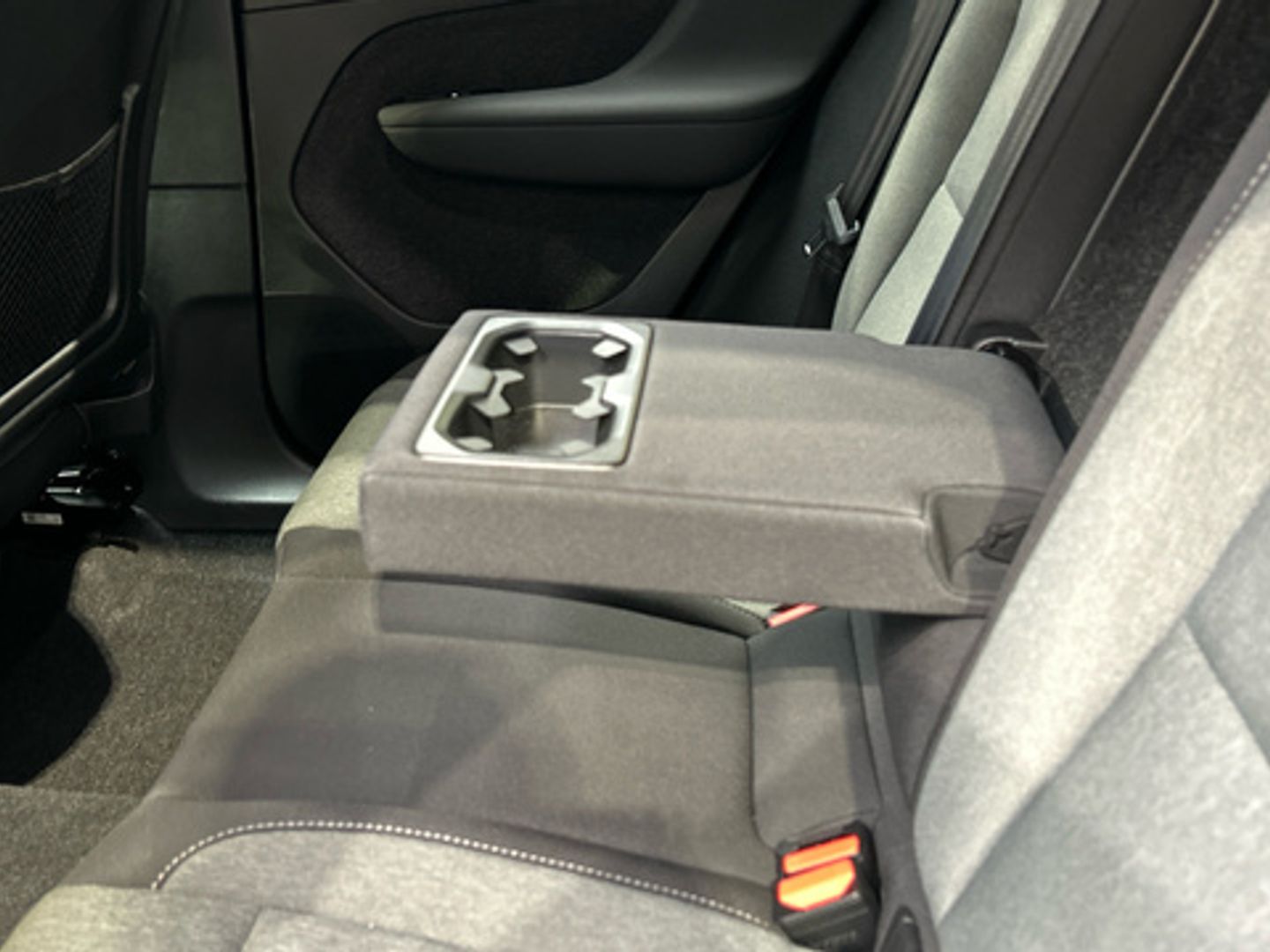 Volvo XC40 B3 G Plus Dark Auto 120 kW (163 CV)