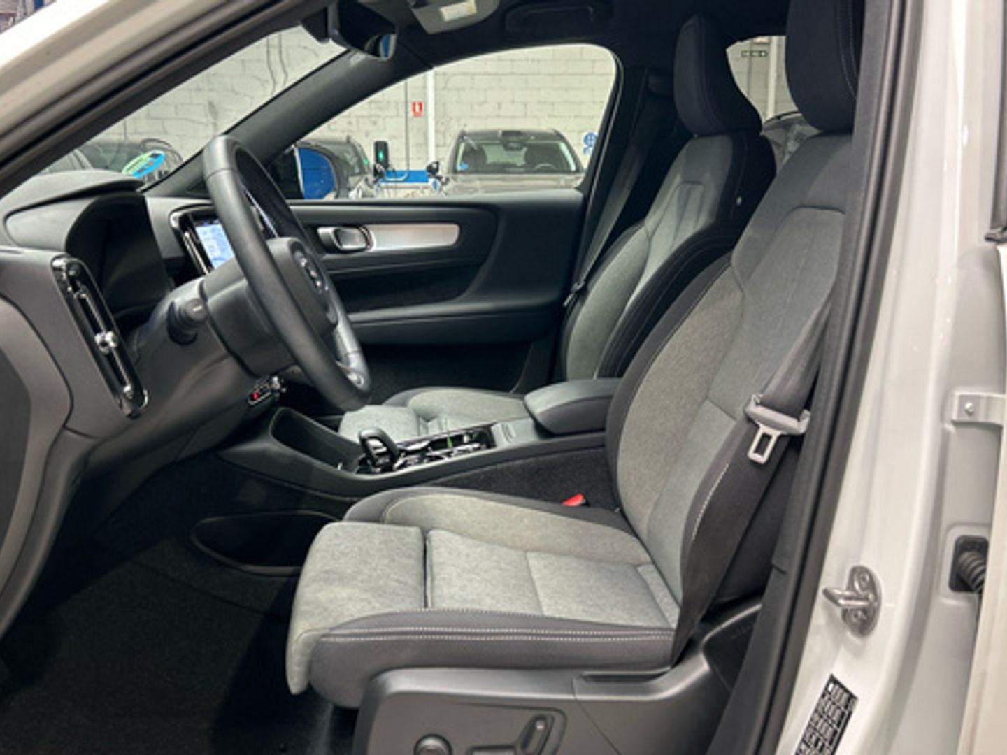 Volvo XC40 B3 G Plus Dark Auto 120 kW (163 CV)