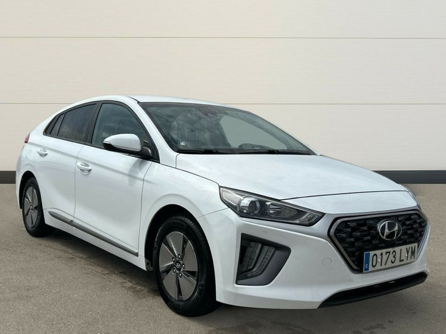 Hyundai Ioniq 1.6 GDI HEV Klass DCT 104 kW (141 CV) Blanco Sedan