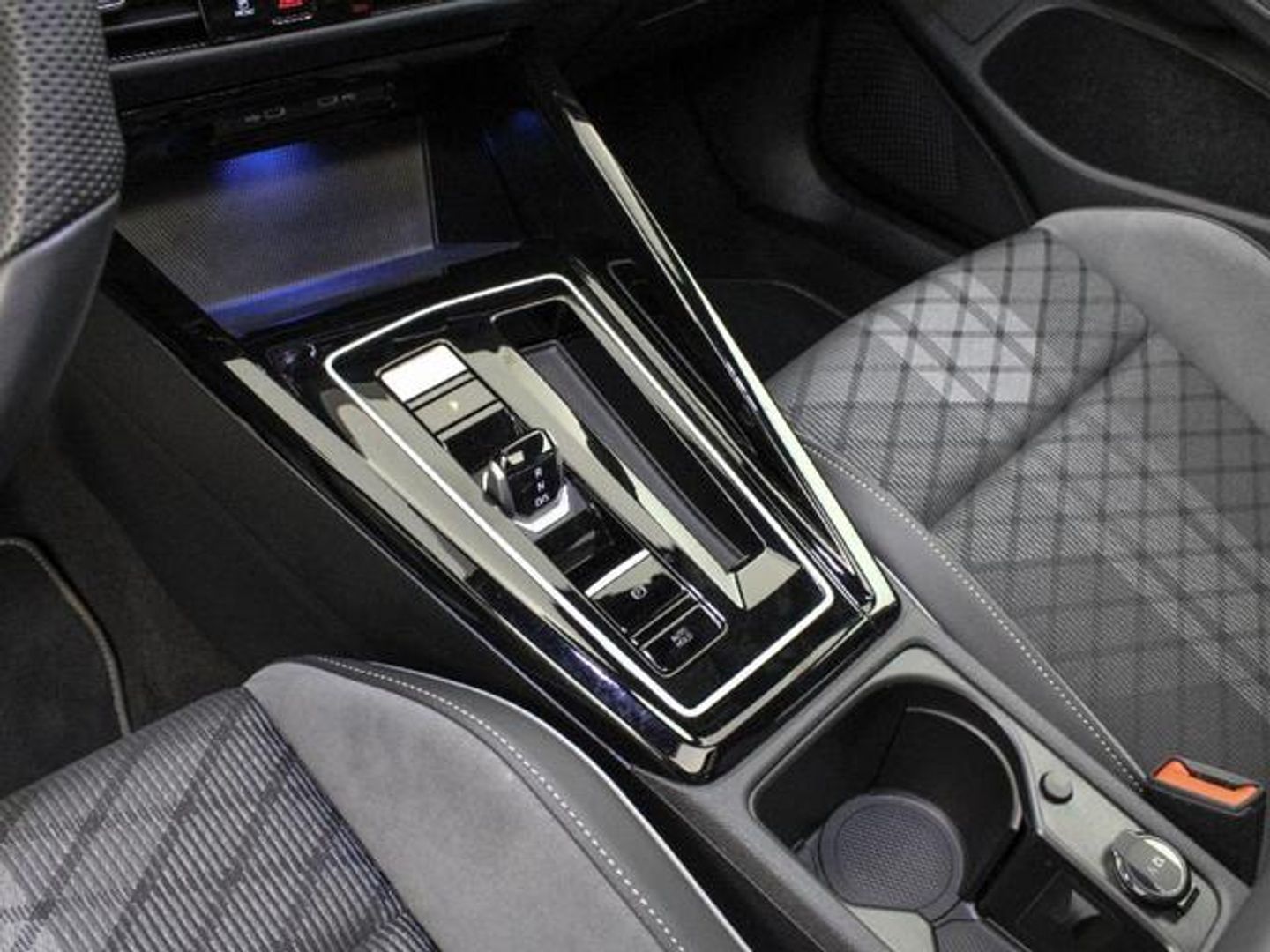 Volkswagen Golf R-Line 1.5 eTSI 110 kW (150 CV) DSG