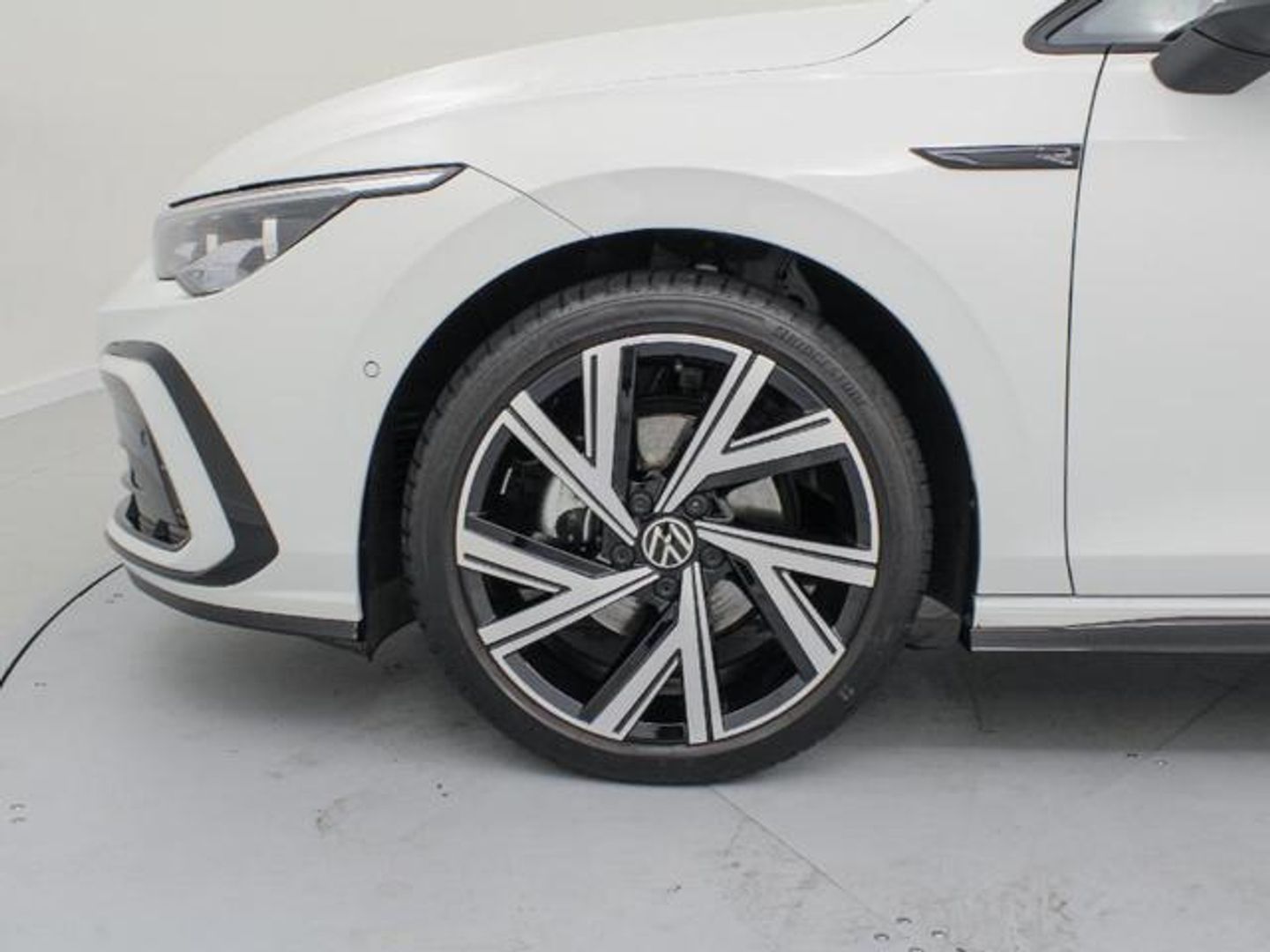 Volkswagen Golf R-Line 1.5 eTSI 110 kW (150 CV) DSG