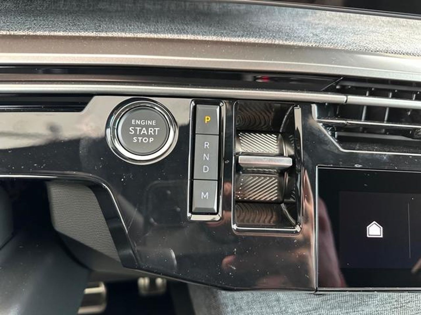 Peugeot 5008 Hybrid 1.2 GT eDCS6 100 kW (136 CV)