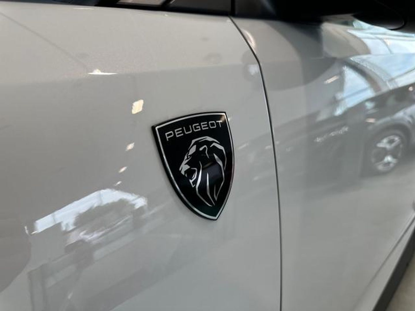 Peugeot 5008 Hybrid 1.2 GT eDCS6 100 kW (136 CV)