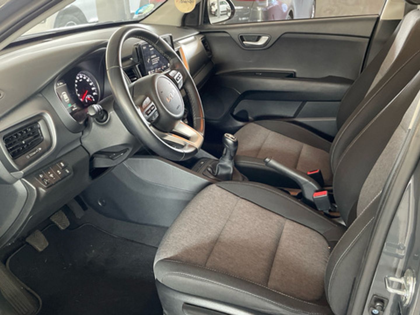 Kia Stonic 1.0 T-GDi MHEV iMT Concept 74 kW (100 CV)
