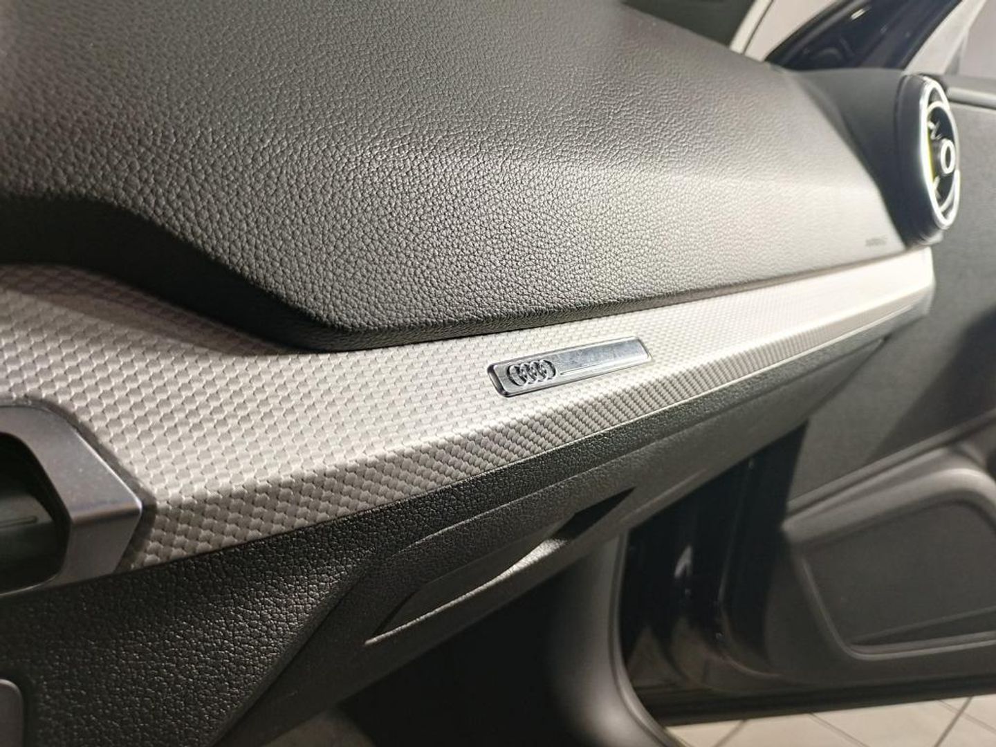 Audi Q2 Advanced 30 TFSI 85 kW (116 CV)