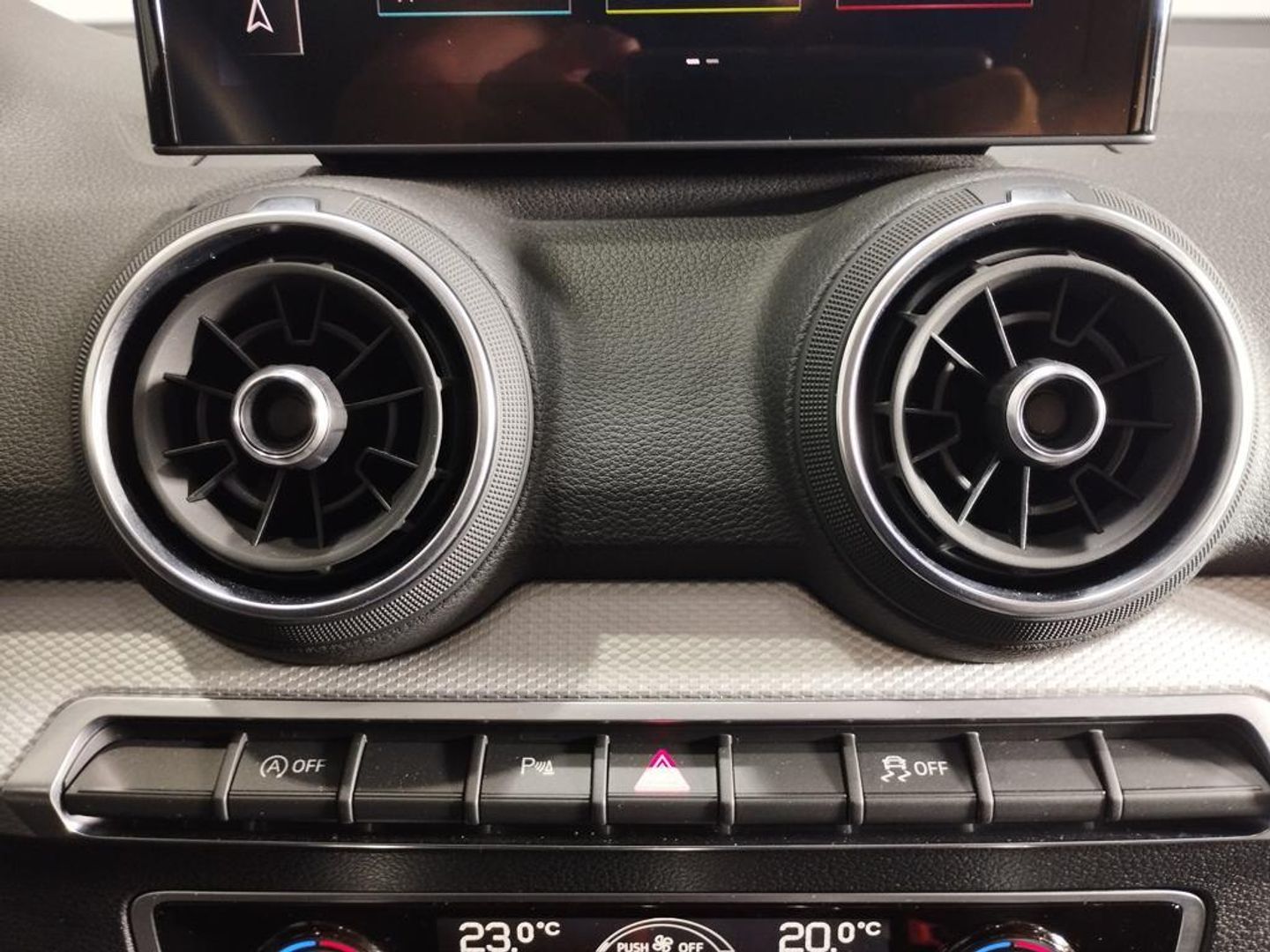 Audi Q2 Advanced 30 TFSI 85 kW (116 CV)