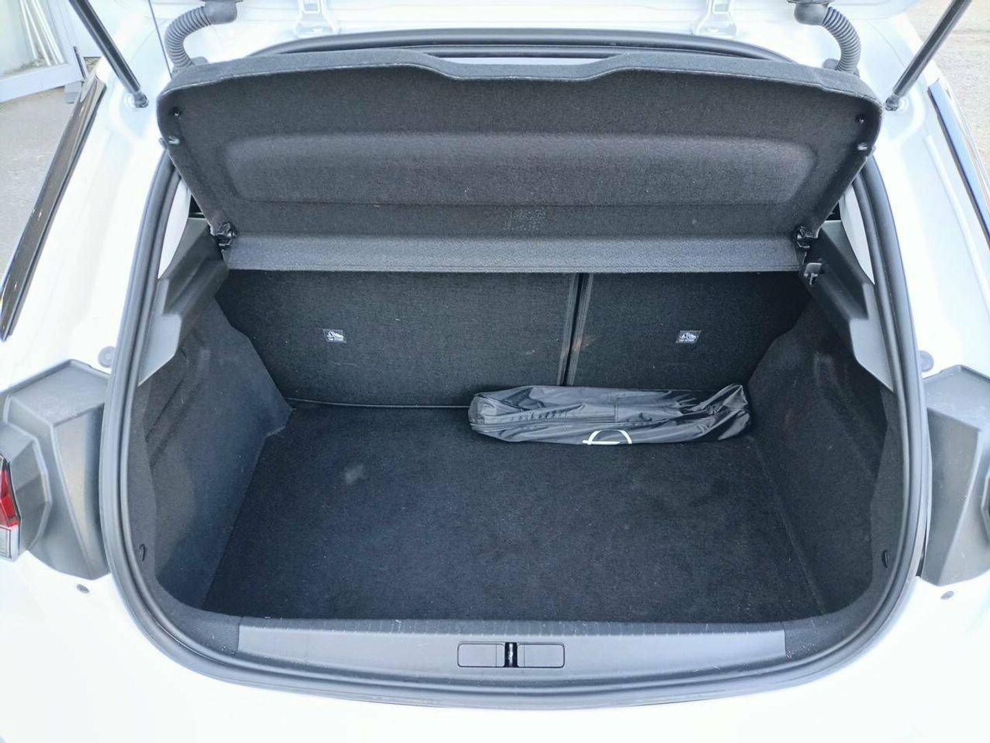 Opel Corsa-e 50kWh Elegance-e 100 kW (136 CV)