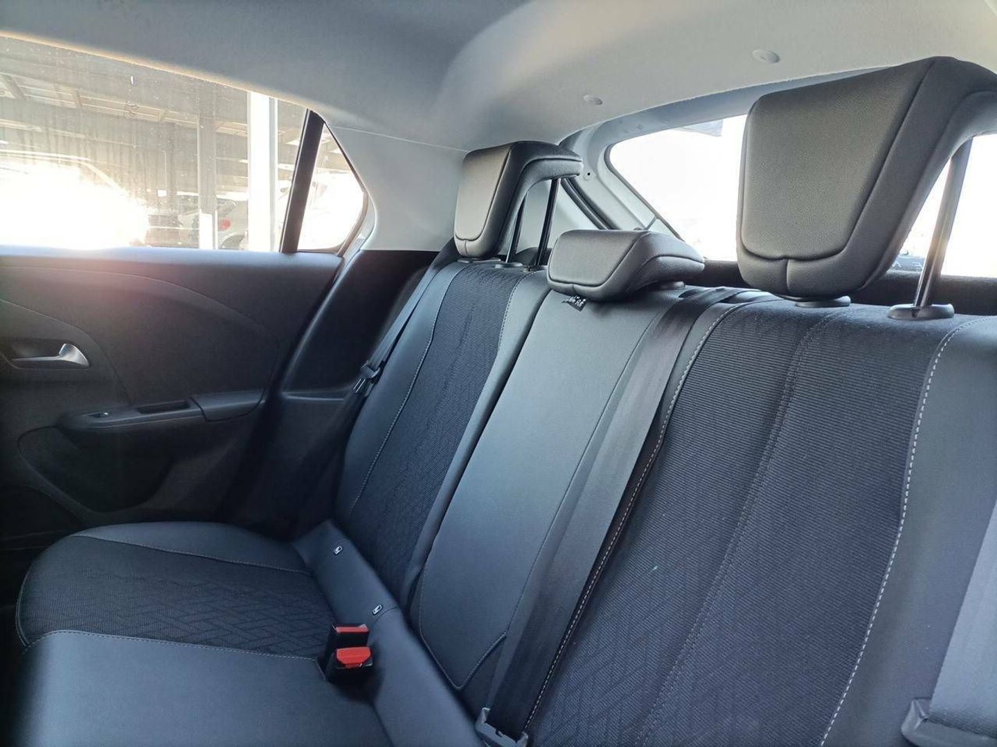 Opel Corsa-e 50kWh Elegance-e 100 kW (136 CV)