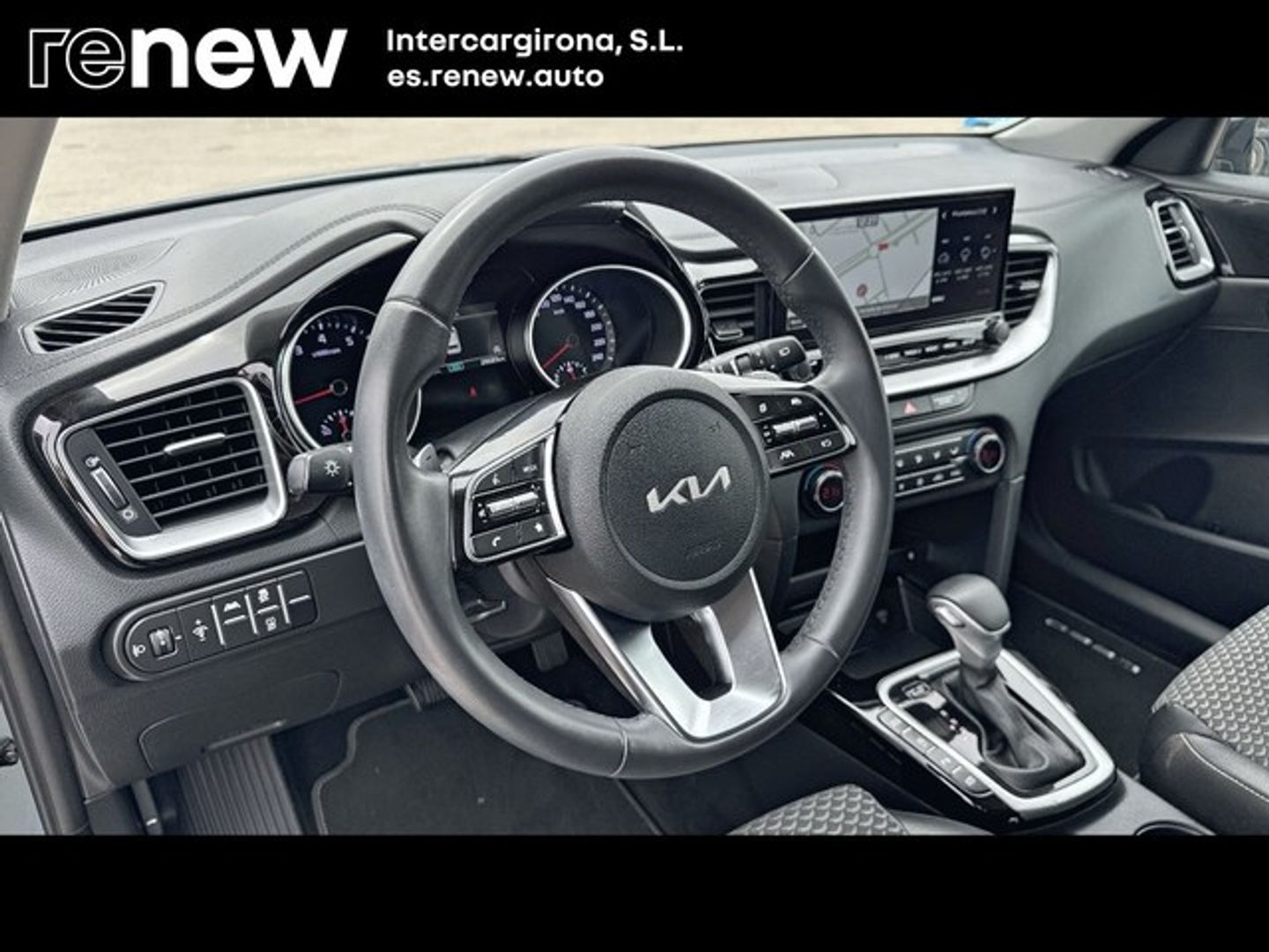 Kia Ceed 1.5 MHEV Tech DCT 118 kW (160 CV) Gris Sedan