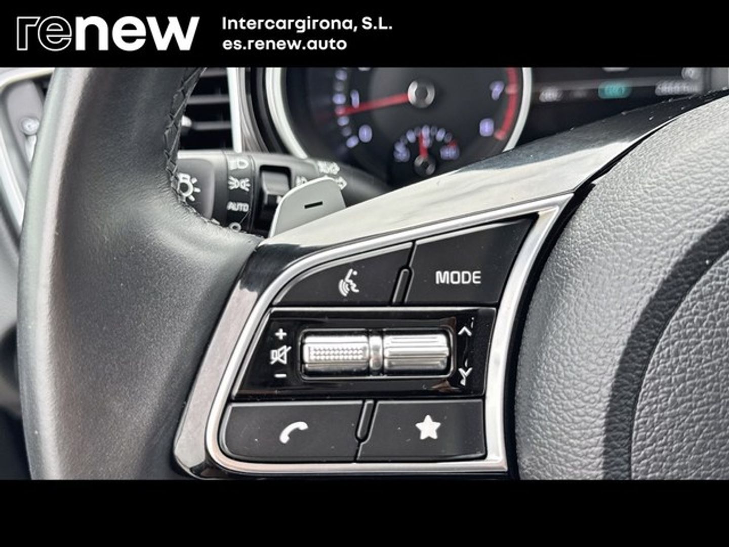 Kia Ceed 1.5 MHEV Tech DCT 118 kW (160 CV) Gris Sedan